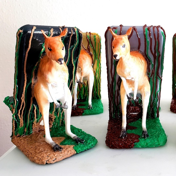 Wildlife (KANGAROO) Assortment Cell Phone Stand - Picture 1 of 5